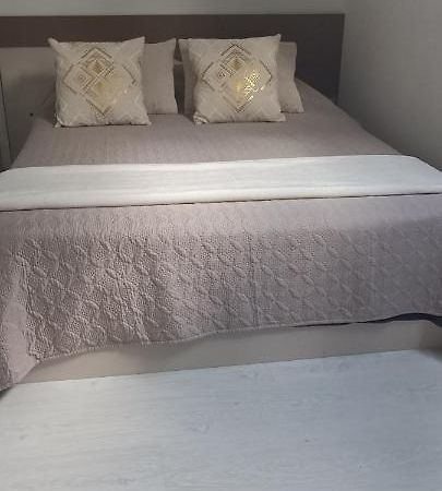 Agreable Chambre Double Avec Salle D'Eau Privative Le Mesnil-Theribus Dış mekan fotoğraf