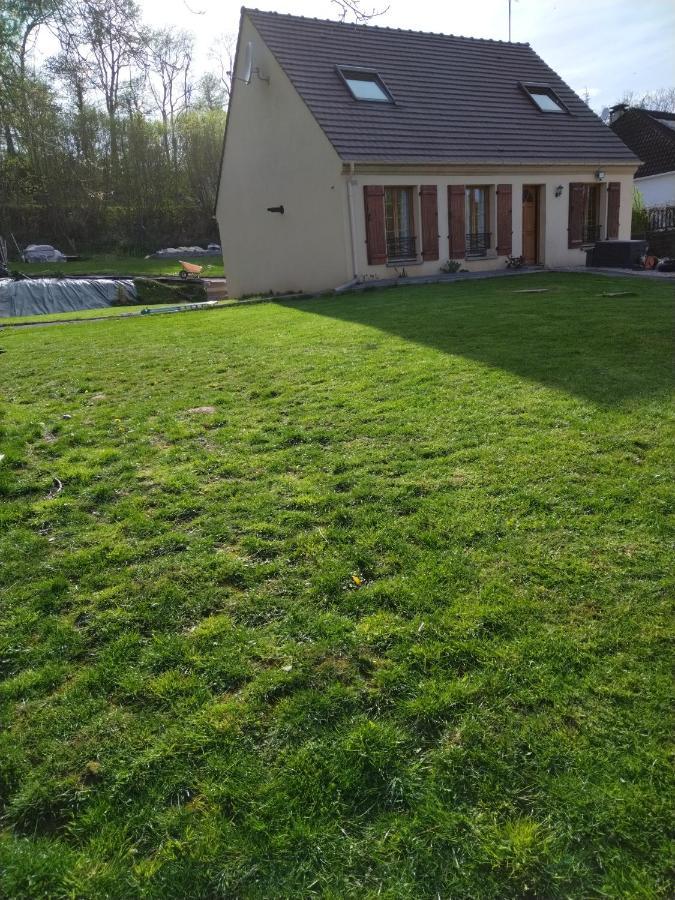Agreable Chambre Double Avec Salle D'Eau Privative Le Mesnil-Theribus Dış mekan fotoğraf