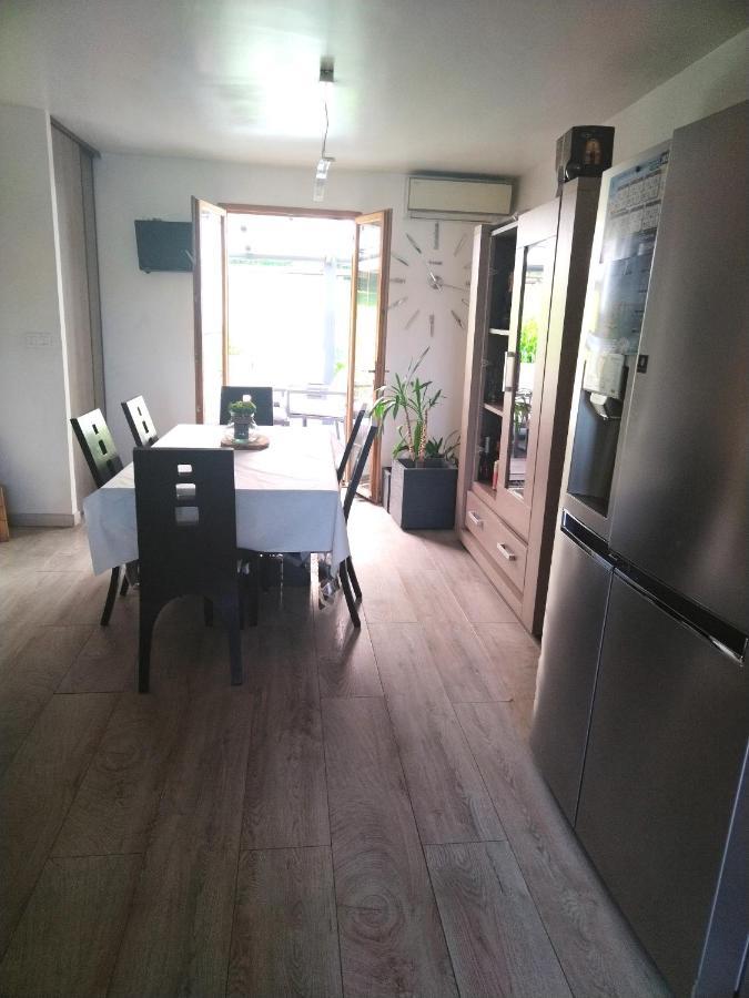 Agreable Chambre Double Avec Salle D'Eau Privative Le Mesnil-Theribus Dış mekan fotoğraf